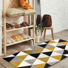 THE DECO FACTORY Tapis salon toucher laineux motif triangles jaune 80x150
