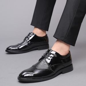 chaussure homme brillante