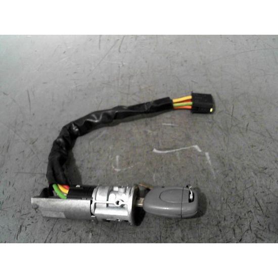 PIECES AUTO D'OCCASION - 7701046639 - ANTIVOL - ANTIVOL DE LIQUIDE DE ...