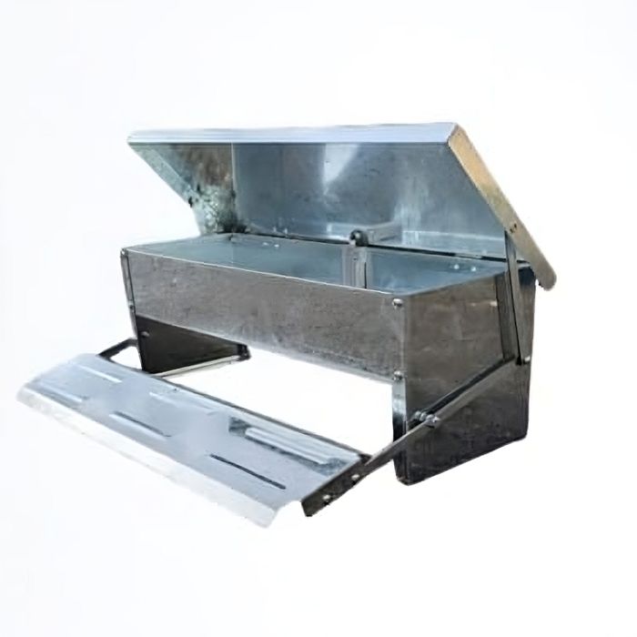 Comparer les prix de Mangeoire Volailles À Pédale Acier Galvanisé 5kg - Gaun