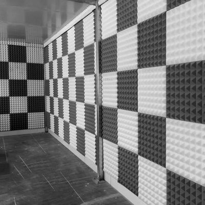Mousse acoustique pyramidale autocollante 100 x 200 x 8 cm GMP Tech Beauty  of Sound – Isolation en mousse pour salle de jeux – I88 - Cdiscount TV Son  Photo