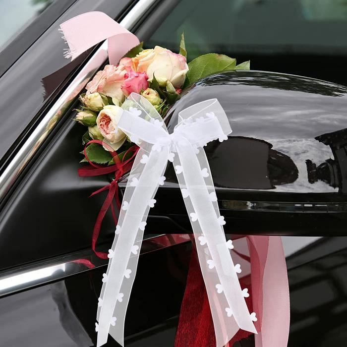 Décoration voiture mariage coeurs et tulle rouge