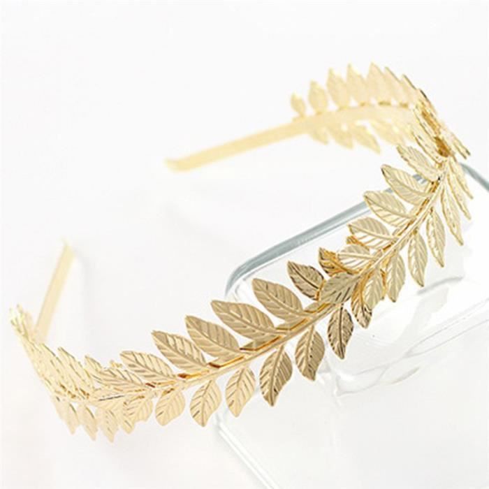 Bague En Acier Inoxydable Doré Ajourée Motif Trèfle – Élégance