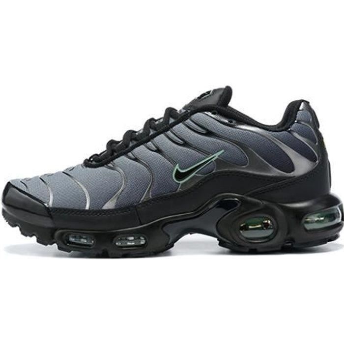 Basket Nike TN Plus Chaussures Homme Noir Gris Nike Chaussures de basket Cdiscount Sport
