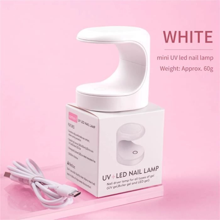 Corde blanche nœuds assortis cuir brut attache cheval