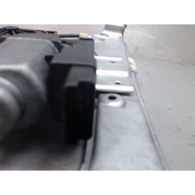Mécanisme Complet + Moteur D'essuie-glace Avant Pour Renault Clio II Phase 1 - Pièce D'occasion Valeo