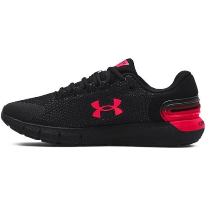 Basket Under Armour charged rogue 2.5 - Réf. 3024400-004. Couleur : Noir, Rouge. Détails. - Tige en nylon. - Grand logo UA sur les