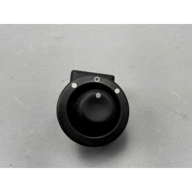 COMMANDE RETROVISSEUR EXTERIEUR ELECTRIQUE GAUCHE RENAULT CLIO III Phase 1 2005-2009 / / D1-425852