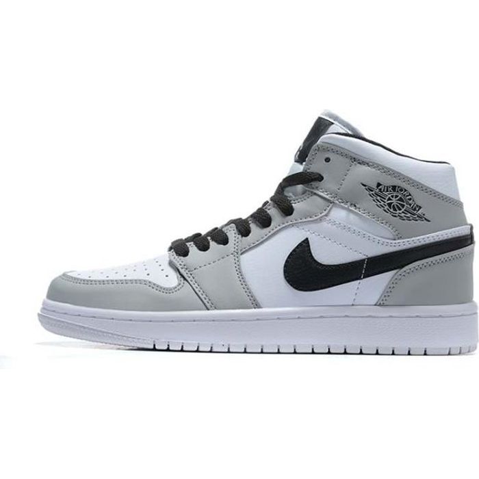 Baskets Airs Jordan 1 Mid SE Chaussures de basket Pas Cher pour Homme Femme  Blanc Smoke Gris Blanc smoke gris - Cdiscount Chaussures