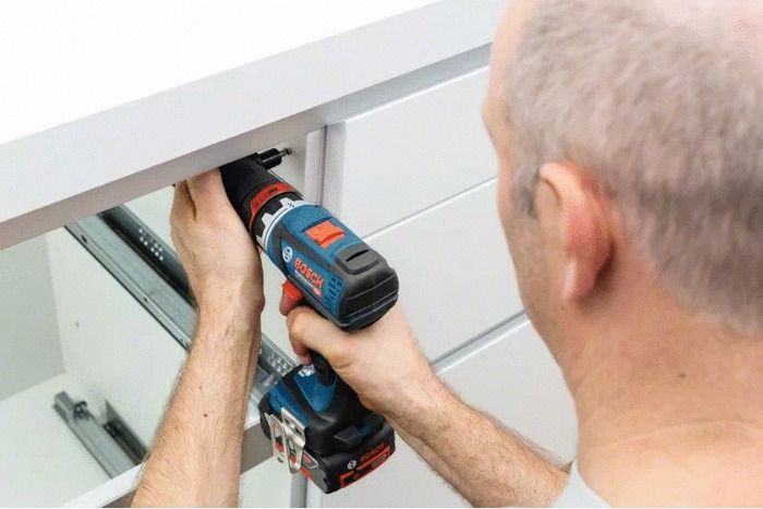 Bosch Professional 12V System perceuse-visseuse sans-fil GSR 12V-15 FC  (avec 2 batteries 2,0 Ah, chargeur GAL 12V-40, 54 adaptateurs, L-BOXX) :  : Bricolage