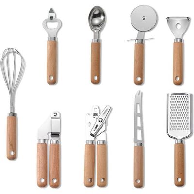 Hier, c’était la fête des mamies 🥰, Avec ma fille, on a voulu lui préparer un petit cadeau personnalisé, rien que pour elle 🤍, On a gravé sur des cuillères en bois :, 🥄 « Avec mamie, on se régale