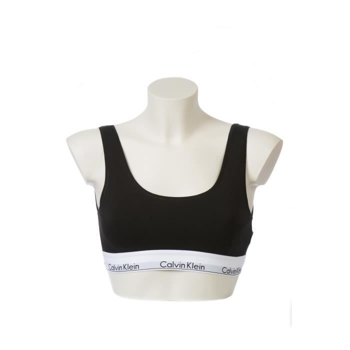 Brassière FILA très confortable avec logo de la marque en bas