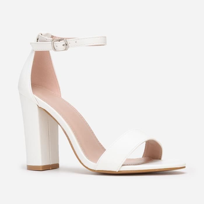 Chaussures blanches talon carré new arrivals