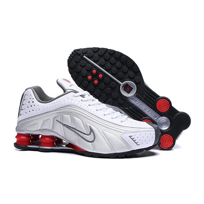 Chaussures d entrainement de sport pour homme Nike Shox R4 Blanc gris Lacets Blanc gris Cdiscount Chaussures