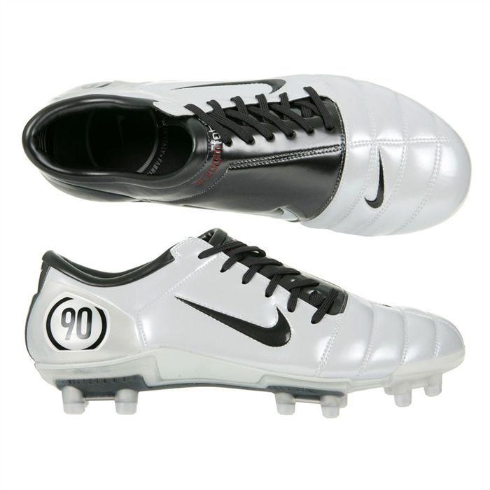 nike total 90 football