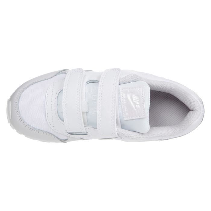 Baskets NIKE MD Runner 2 VLC Blanc Enfant Scratch Blanc Cdiscount Chaussures