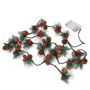 JOTOL Guirlande Lumineuse De Noël Avec Cône De Pin Rouge Berry Bell,3 M 30 LED Guirlande LED Lumineuse à Pile,pour la Décoration Extérieure,Maison,Jardin,Intérieure Fête Noël
