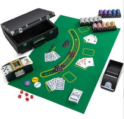 Mallette De Poker Verrouillable – 300 Jetons Laser – 7 Valeurs – Bouton Donneur, 2 Jeux De Cartes, 5 Dés – Aluminium – Argent