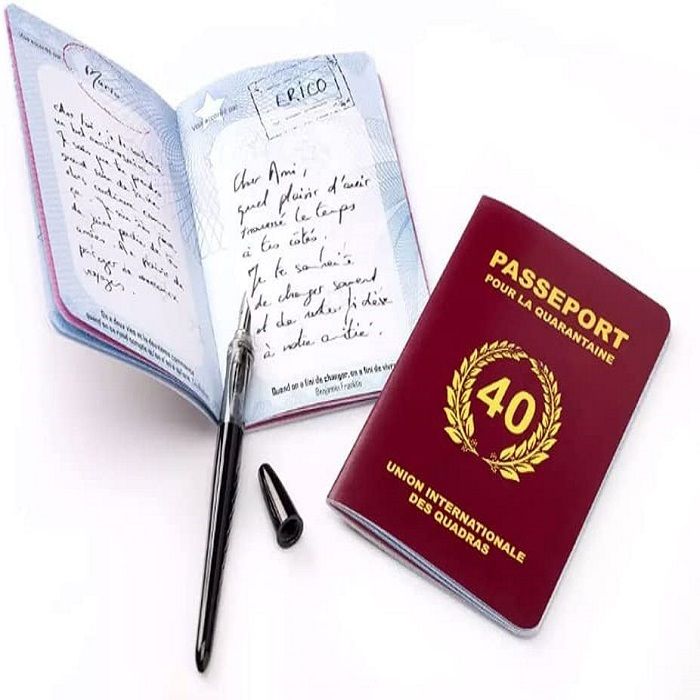 Cadeau Anniversaire 40 ans Original - Passeport pour la Quarantaine - Cadeau Homme/Femme - Format Passeport - Carte Personnalisée