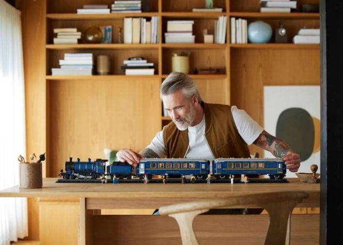 Kit de modélisme - LEGO - 21344 - IDEAS - Train Orient Express - 2540 pièces - 8 figurines