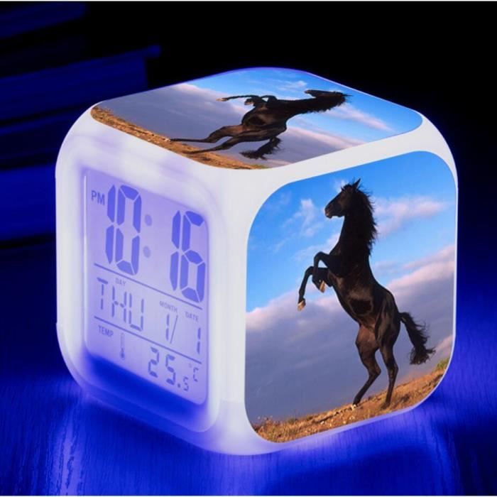 Réveil à Projection LED 180° - Heure, Date, Température, Fonction Snooze, Alimentation USB