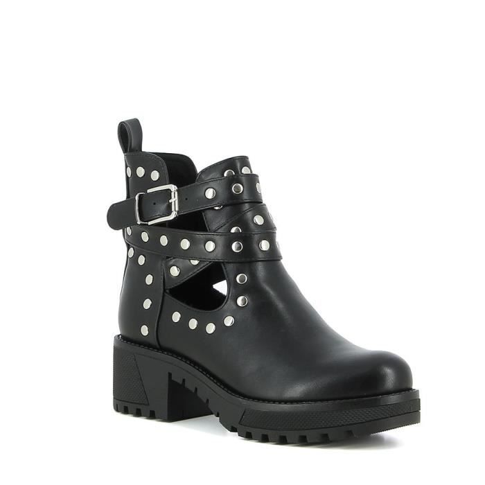 boots ajourées