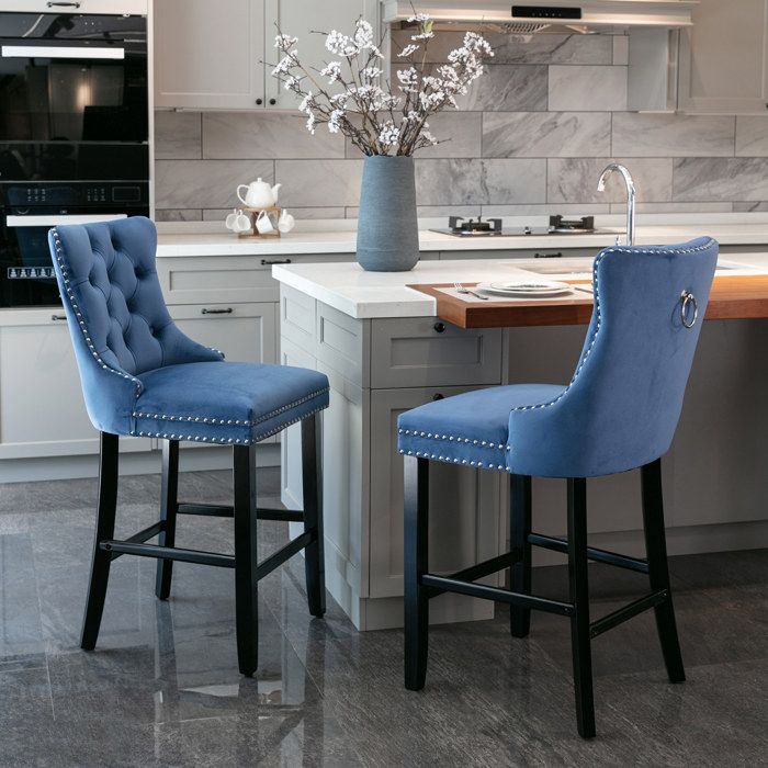 Tabourets de bar contemporains en velours capitonné pieds en bois et finition cloutée chromée style décontracté lot de 2 (bleu)