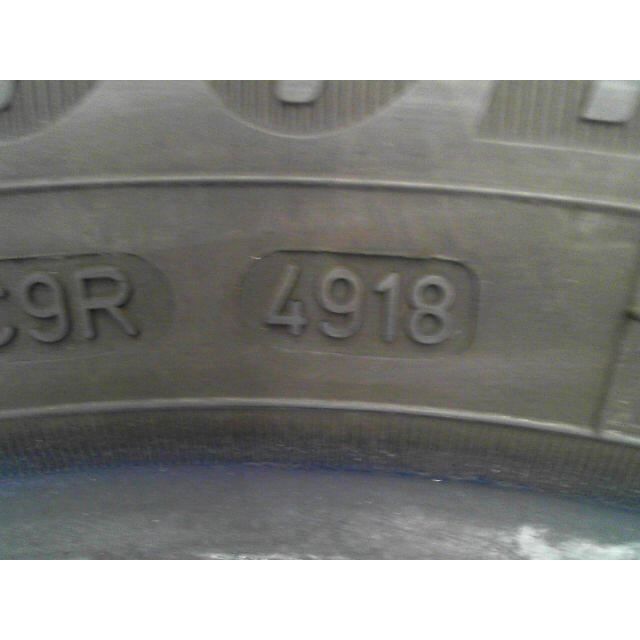 Pneu GOOD YEAR EFFICIENT GRIP PERFORMANCE 195 55 15 85 V PIÈCES D'OCCASION.