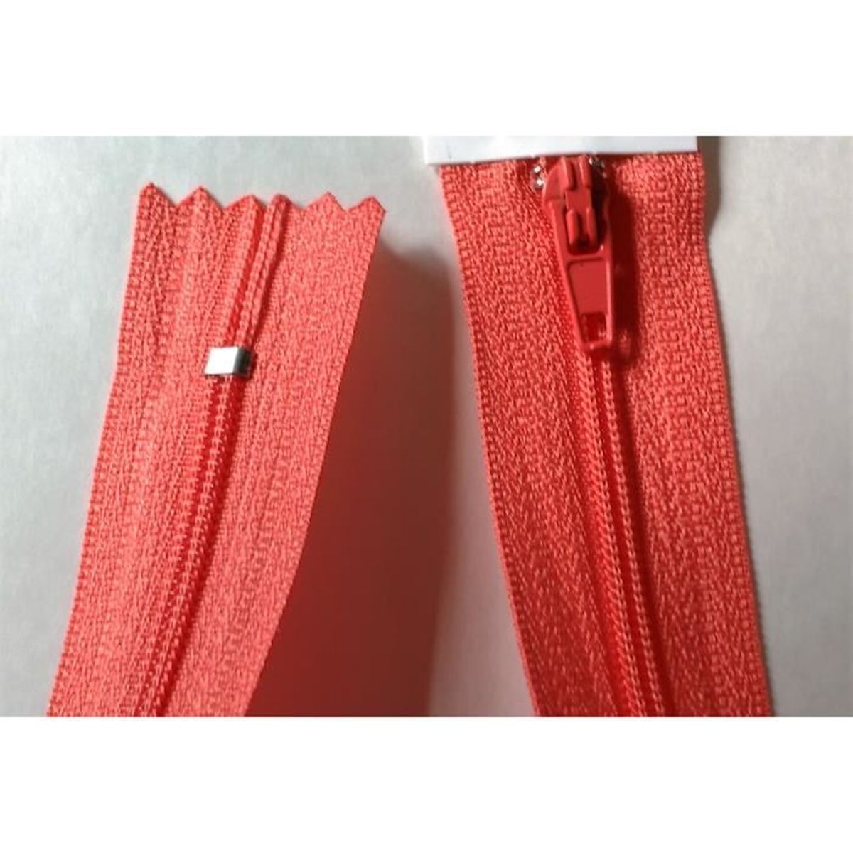 M /& C 5 Fermetures Eclair Fine POLYESTERE 30 cm Coloris Rouge Clair Pochette Coussin Jupe