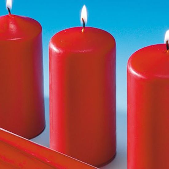 Bougies Pilier Bolsius Rouge Lie De Vin - Lot De 4, Dimensions 300 X 100 Mm, Durée 150 Heures - Flamme Vive, Anti-gouttes, Pour Décoration Et Ambiance Chaleureuse
