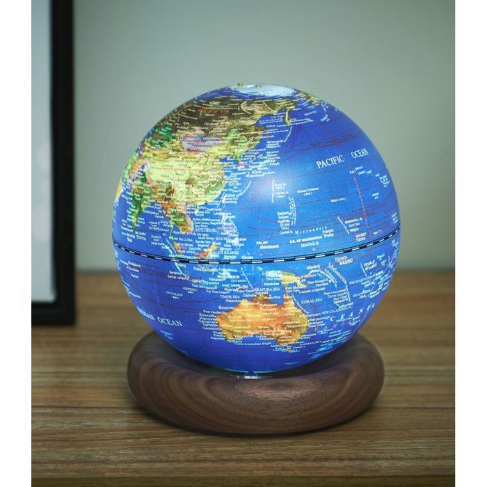 LAMPE GLOBE SUR SUPPORT EN BOIS