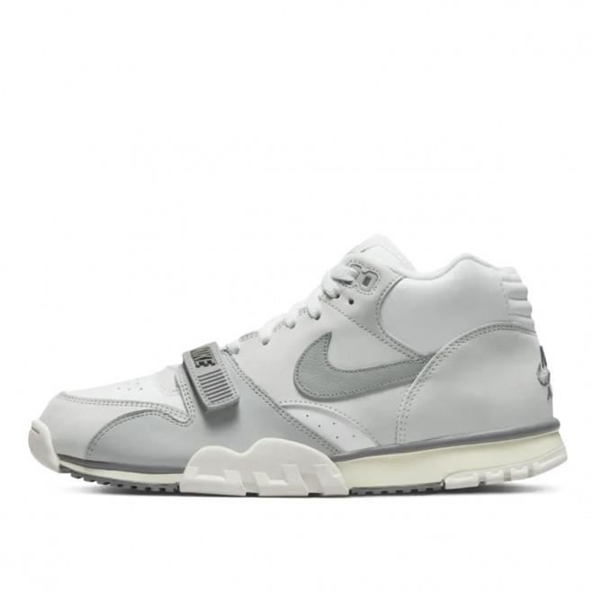 nike air trainer mid