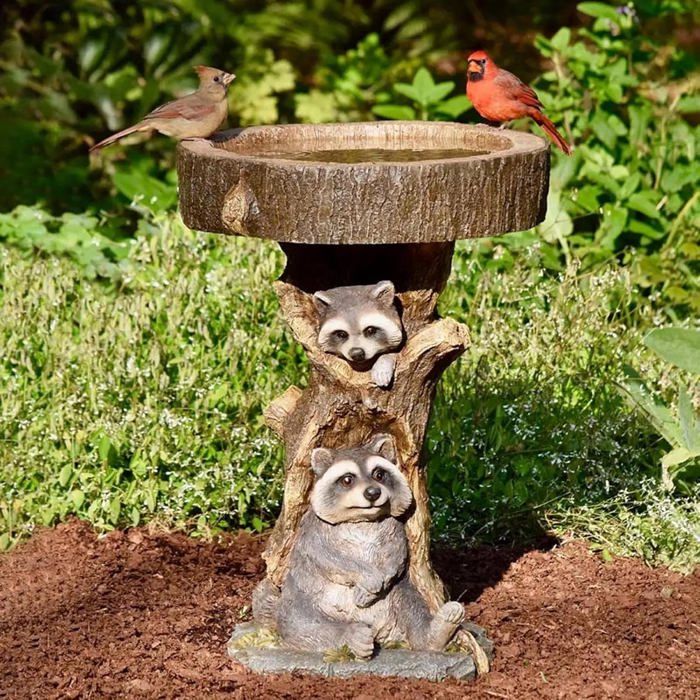 Comparer les prix de Fontaine sur pied en rsine pour bain doiseaux avec base de jardinire et mangeoire motif raton laveur pour jardins Label