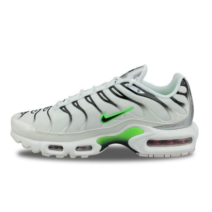 Tn blanche et sale verte
