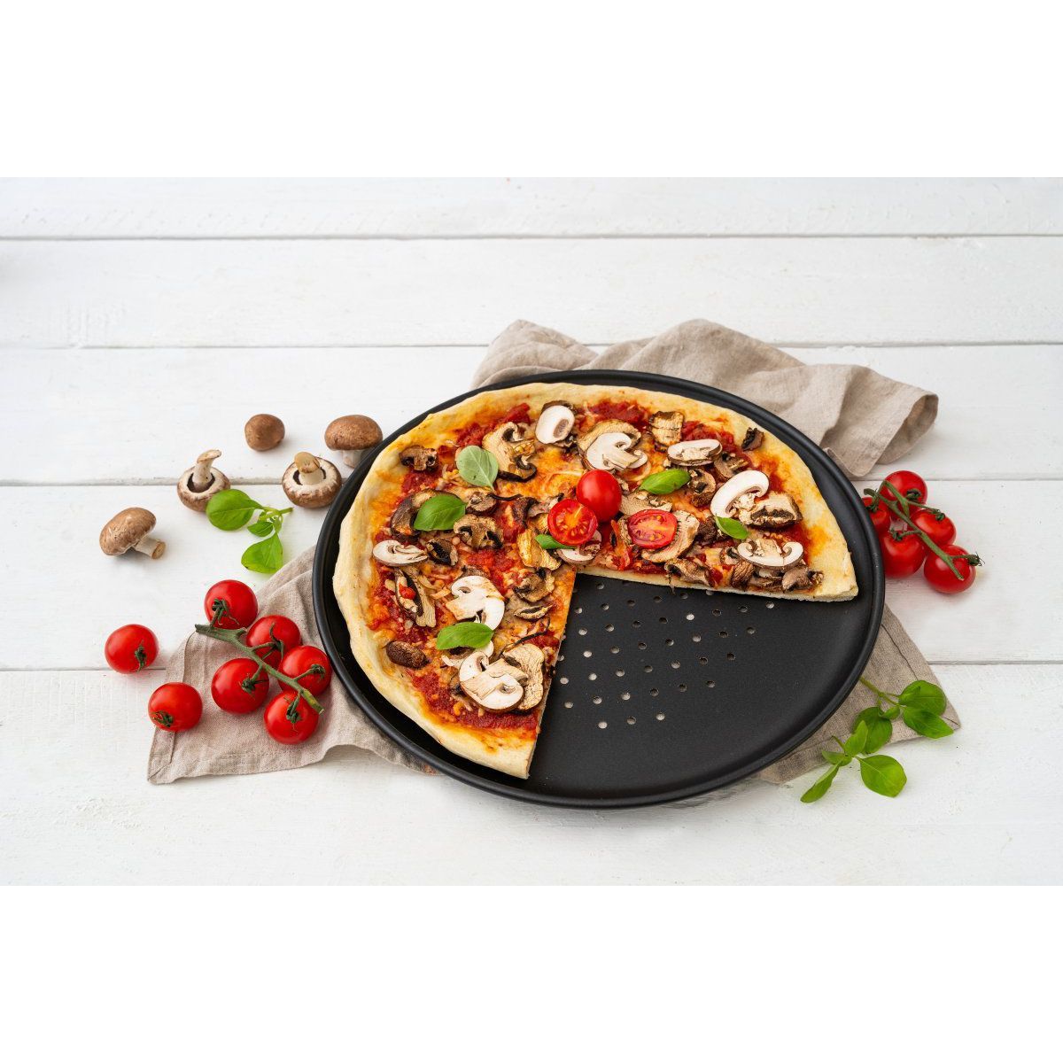 Set de 2 plaques à pizza 32cm et une roulette à pizza zenker
