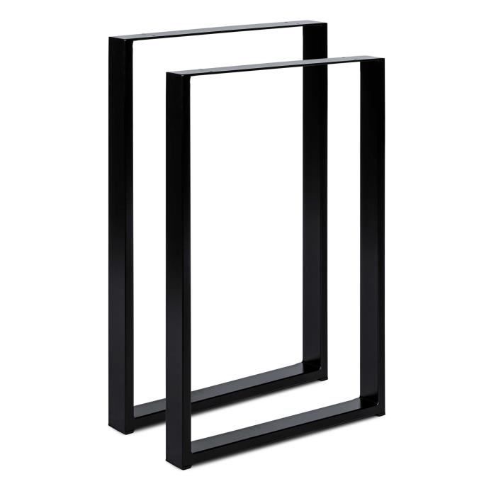 Een modern, zwart gelakte bureautafel met houten blad, op mat zwart Een modern, zwart gelakte bureautafel met houten blad, op mat zwart