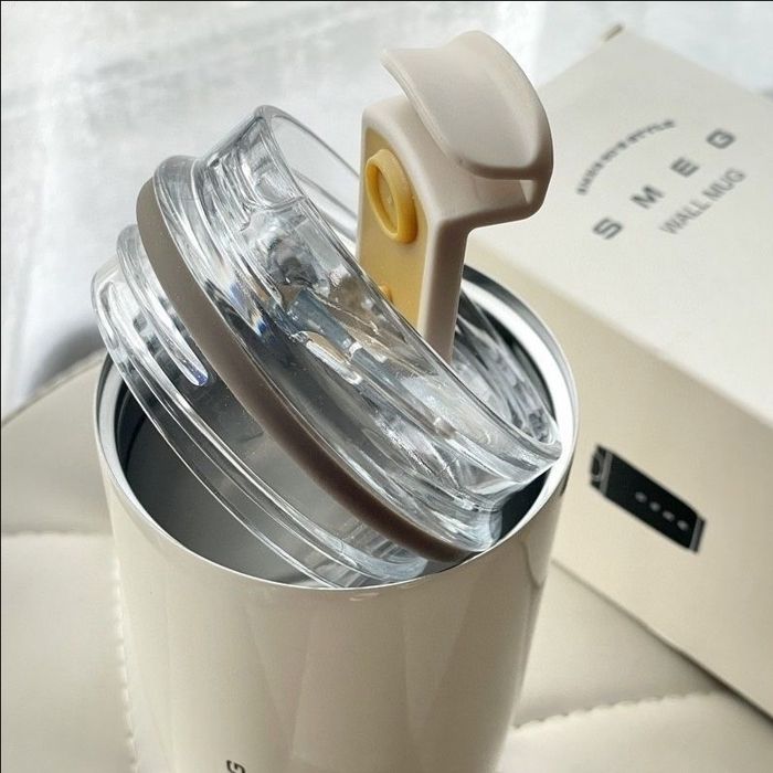 Bodum Travel Mug Tumbler 1,2 L Biscuit Beige – Bouteille en métal marron avec paille, poignée et couvercle – Passe au lave-vaisselle – Pour boissons froides et café chaud