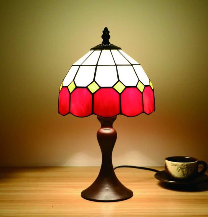 Lampe de table Midcentury résine rouge abat-jour tissu rouge