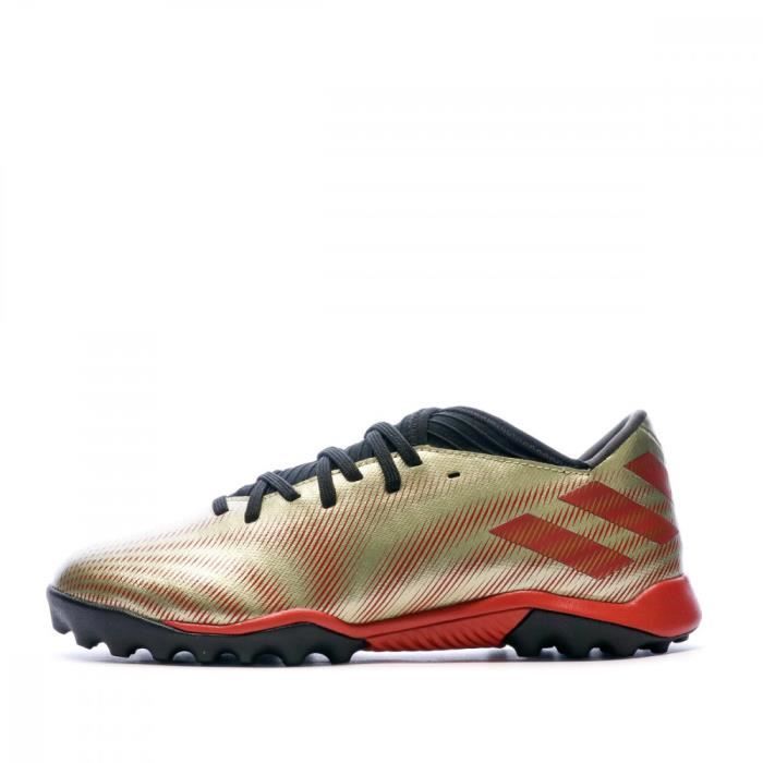 chaussure de foot doré