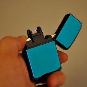 BRIQUET Briquet rechargeable Allume-cigare USB arc coupe-v