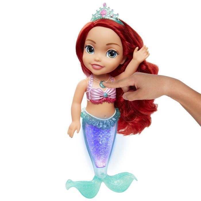 DISNEY PRINCESSES Poup e de bain Ariel Lumineuse et chantante