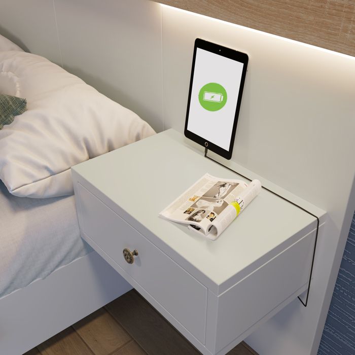 Meuble en pin anglais vieilli – Table de lit