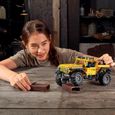 LEGO® Technic 42122 Jeep Wrangler Rubicon Modèle de collection de 4x4, SUV tout-terrain, jeu de construction de véhicule-3