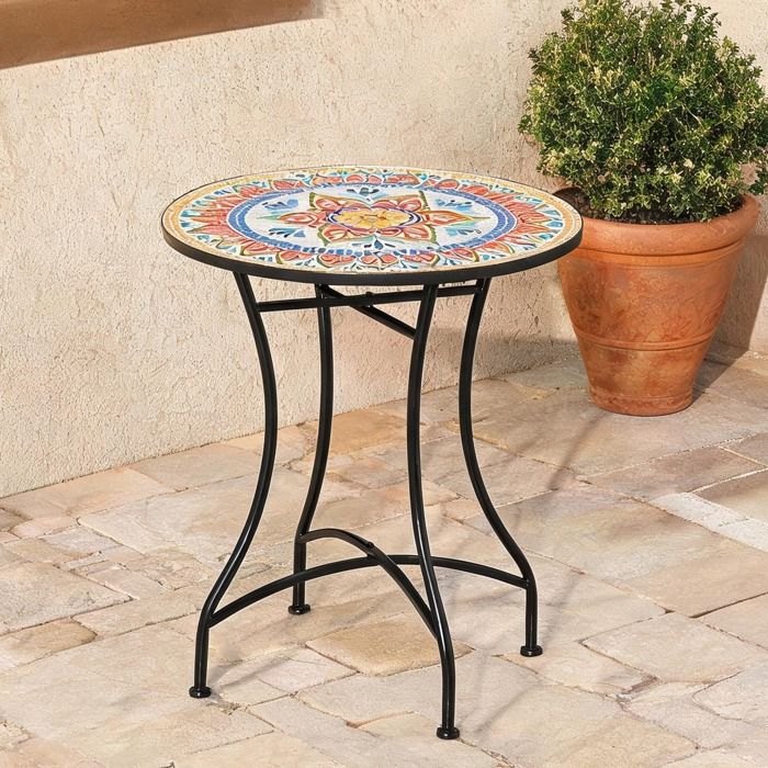 Table de jardin ronde en mosaïque de céramique rouge bleu et blanc plateau 60 cm style bistrot
