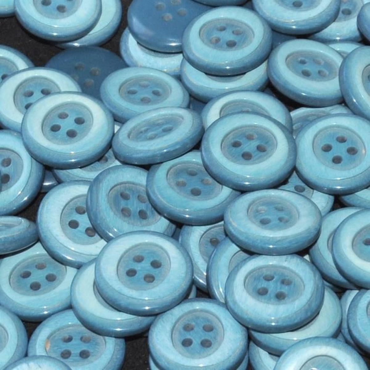 Mercerie lot de 5 boutons plastique bleu 18mm button