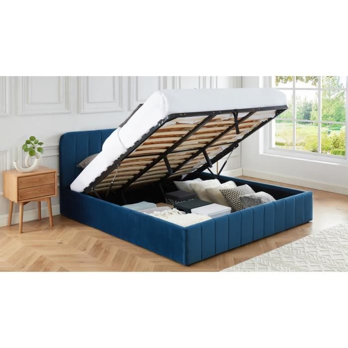 Lit coffre 180x200cm en velours bleu canard avec tête de lit + sommier à lattes - Collection Ava - ELLE DECORATION