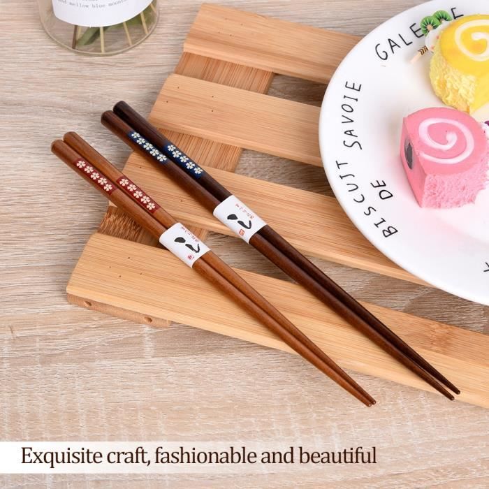 Ensemble De Baguettes En Bois Isolées Ou Baguettes Pour Manger Des Sushis, Des uits De Mer