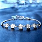 Bracelet Femme HUEIHWOH - Trèfle à quatre feuilles - Argenté - Cadeau anniversaire, Noël, Saint-Valentin