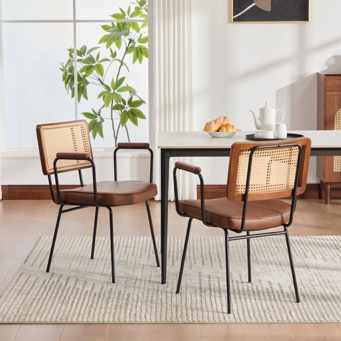 Lot de 2 chaises repas à accoudoirs assise marron en simili PU armature métallique