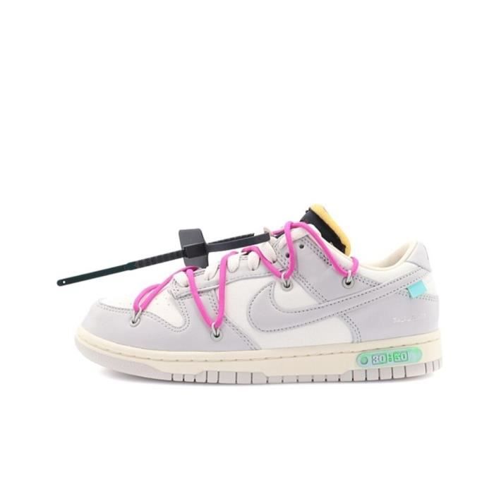 chaussure rose et blanche ou grise